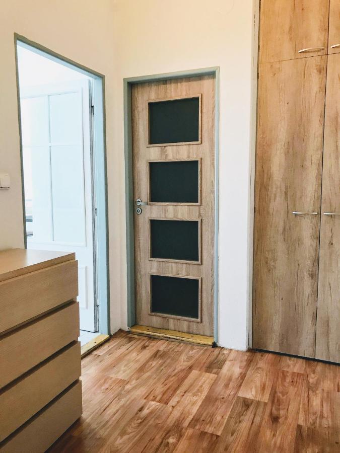 דירות Opočno Apartman Na Namesti מראה חיצוני תמונה
