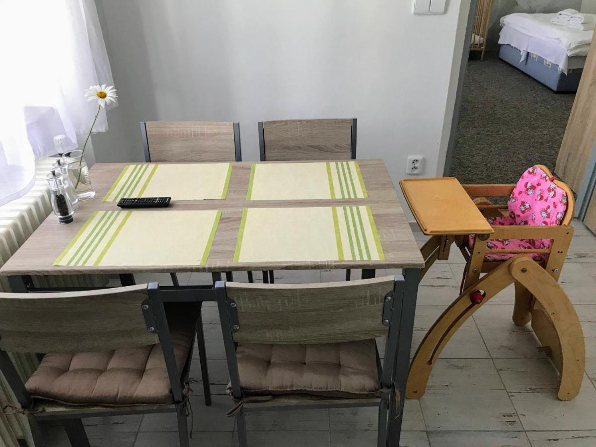 דירות Opočno Apartman Na Namesti מראה חיצוני תמונה