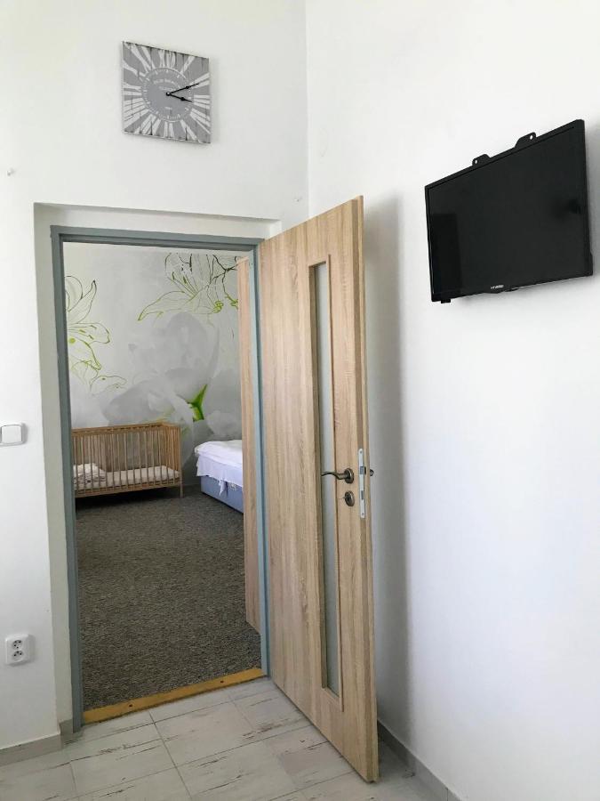 דירות Opočno Apartman Na Namesti מראה חיצוני תמונה