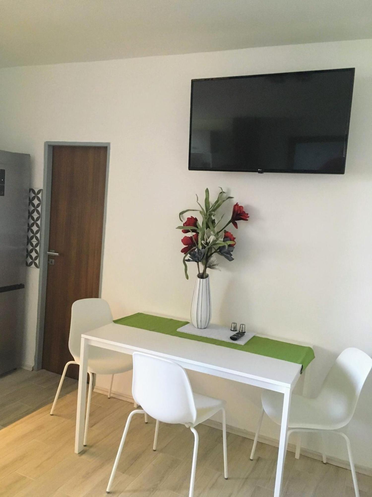 דירות Opočno Apartman Na Namesti מראה חיצוני תמונה