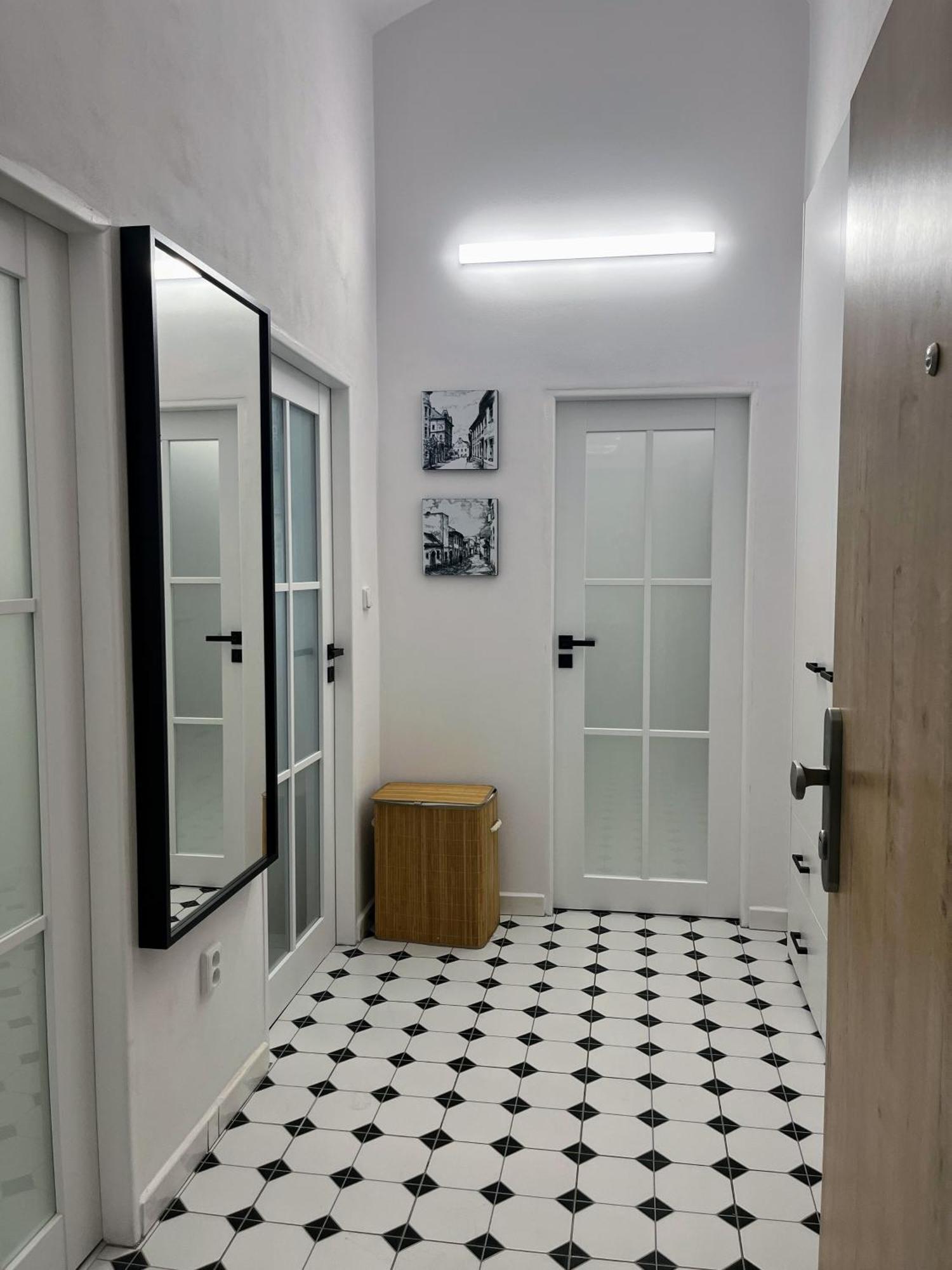 דירות Opočno Apartman Na Namesti מראה חיצוני תמונה