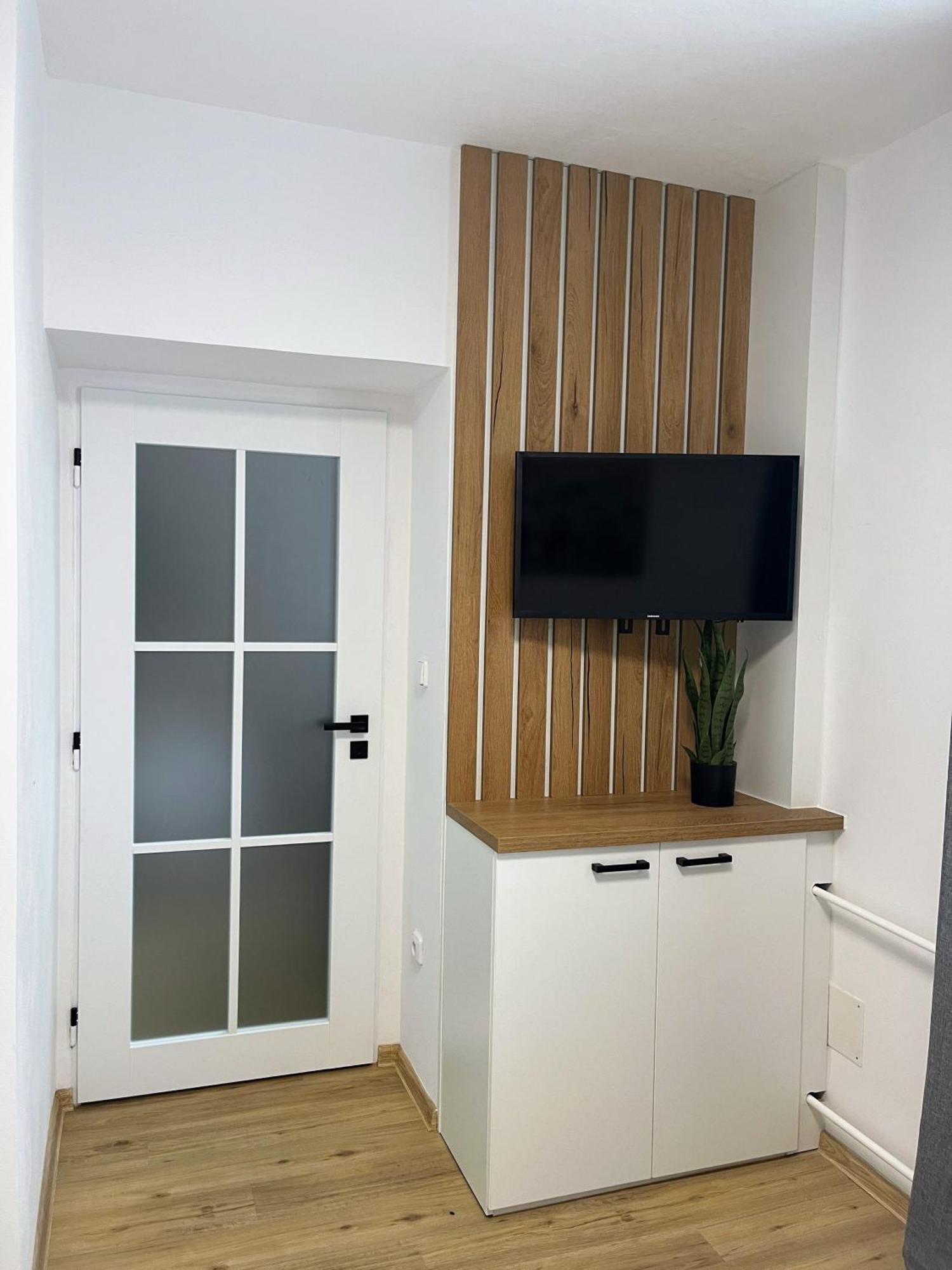 דירות Opočno Apartman Na Namesti מראה חיצוני תמונה
