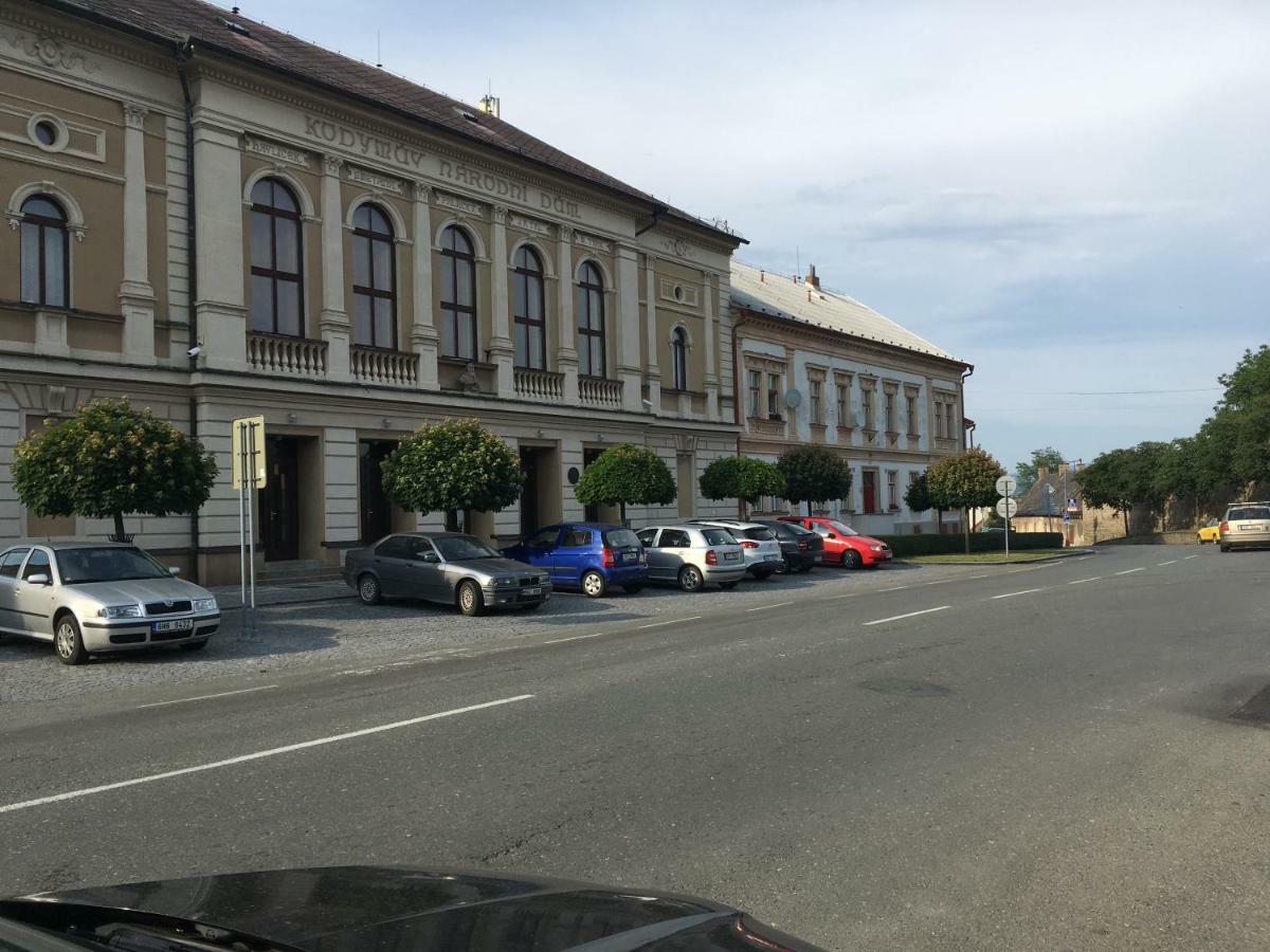 דירות Opočno Apartman Na Namesti מראה חיצוני תמונה